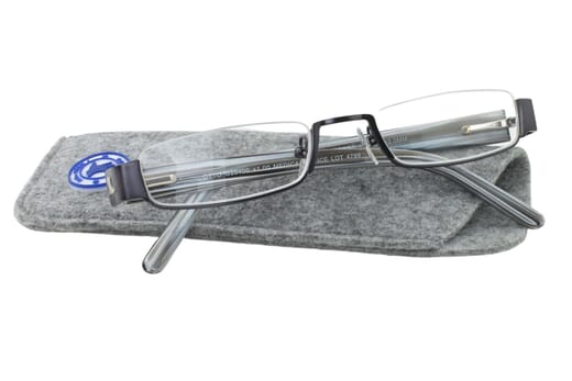 I Need You Halbrand Lesebrille Otto gun Produktbild auf Etui