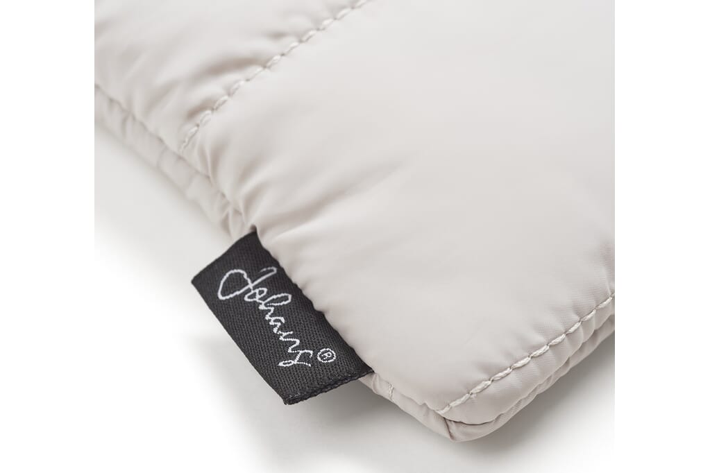 Johans_Puffybag-off-white-detail Spectacle case Puffy Bag OFF WHITE