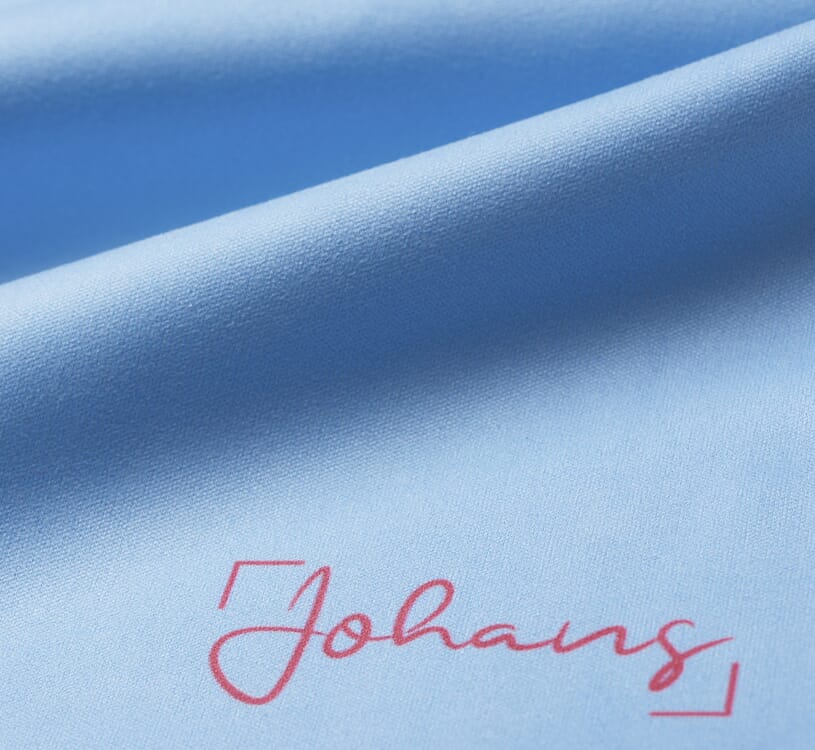 Johans_Tuch_Himmelblau-detail Brillen- und Displaytuch HIMMELBLAU